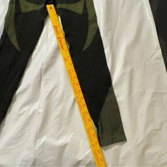 Indigen Green and Black 2 piece Workout set, Leggings and Cropped Jacket Size XS - Picture 11 of 14